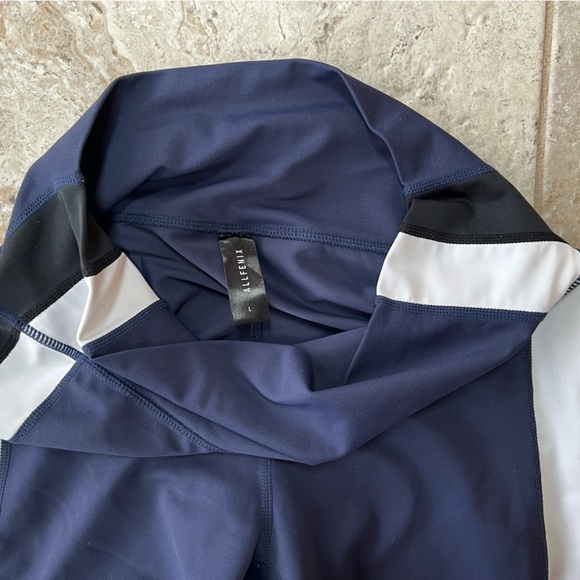 All Fenix High Rise 7/8 Leggings in Navy Blue with White and Black Stripes, L - Picture 4 of 8